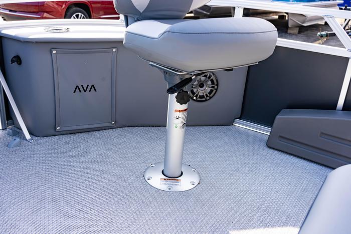 Avalon Venture 85 - 23' Center Console Fish