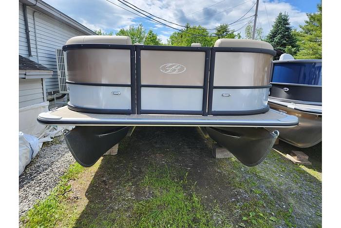 2024 BENTLEY PONTOONS 220 LEGACY NAV WIDE PORT GATE BP-24-07