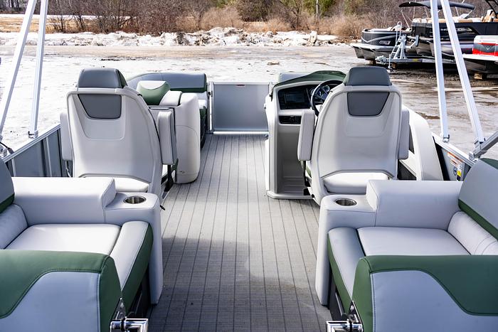 2025 Avalon 2385 Quad Lounger Shift