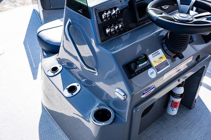 Avalon Venture 85 - 23' Center Console Fish