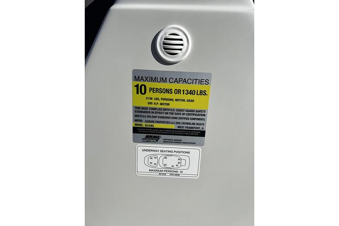 2024 CROWNLINE E210 XS CR-24-01