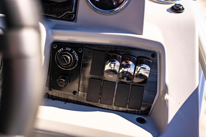 2025 Avalon 1980 VLS Quad Lounge