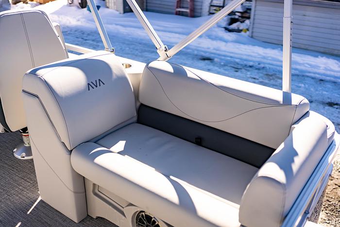 2025 Avalon 1980 VLS Quad Lounge