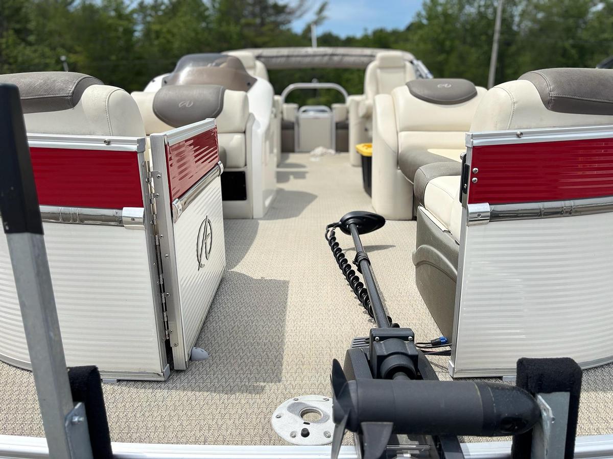 Used 2020 Avalon 2385 CATALINA QL