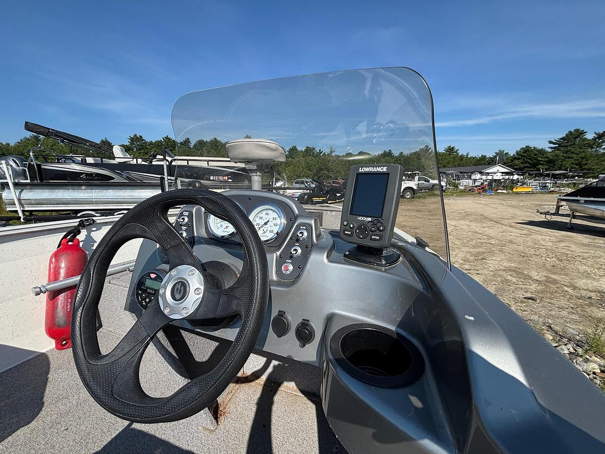 Used 2017 Crestliner 1600 Vision