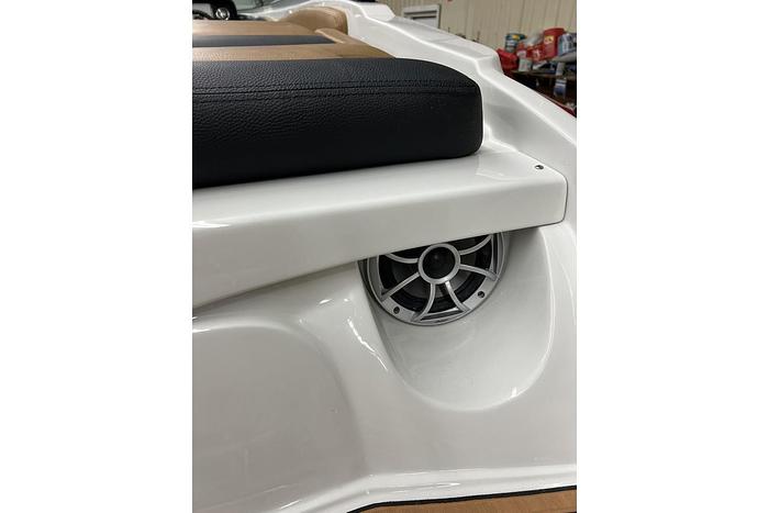 2024 CROWNLINE 240 SS CR-24-03