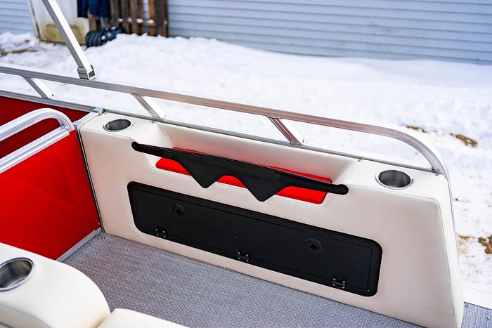 2025 Avalon Venture 2385 Versatile Rear Bench