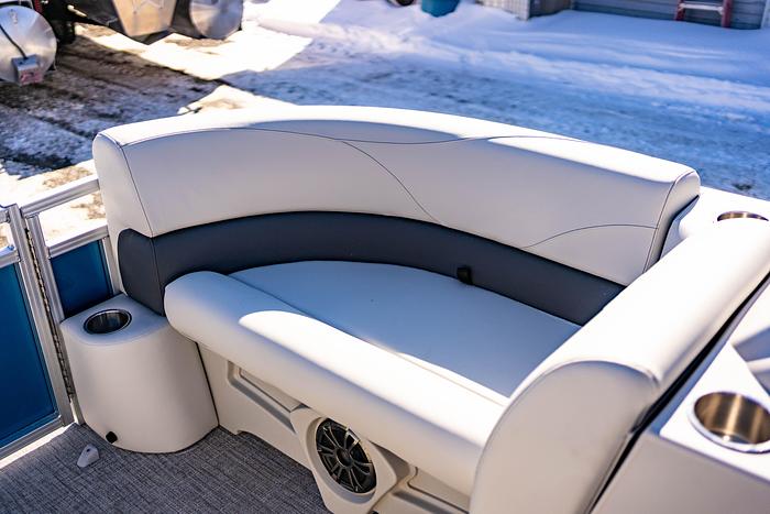 2025 Avalon 1980 VLS Quad Lounge