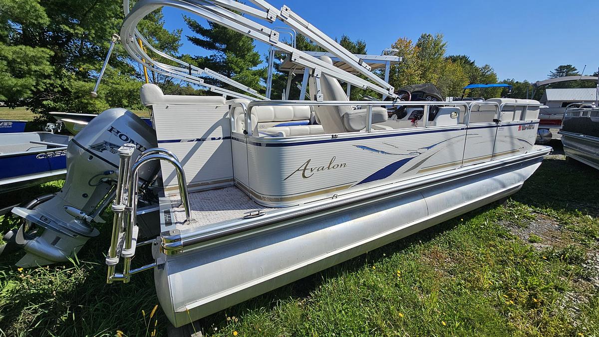 Used 2007 Avalon 20' Paradise