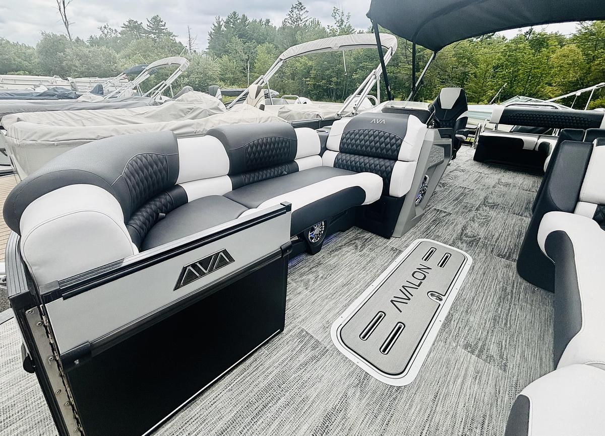 2026 Avalon 2385 CATALINA CRB TRI