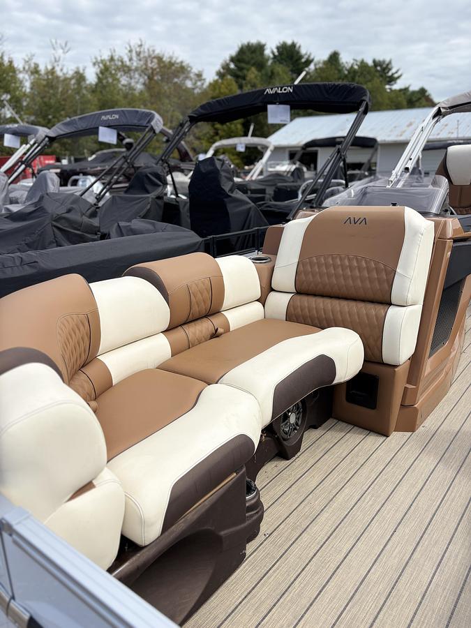 2026 Avalon 2385 Catalina Versatile Rear Lounge