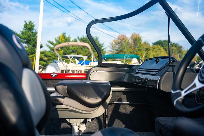 2025 CRESTLINER 1650 HAWK WT JUMPSEAT CL-25-01