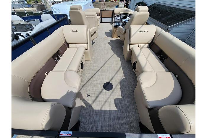 2024 BENTLEY PONTOONS 220 LEGACY NAV WIDE PORT GATE BP-24-07