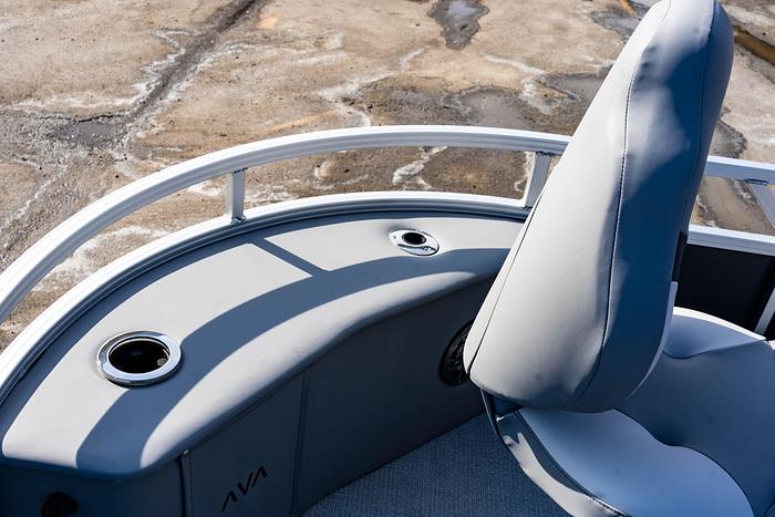Avalon Venture 85 - 23' Center Console Fish