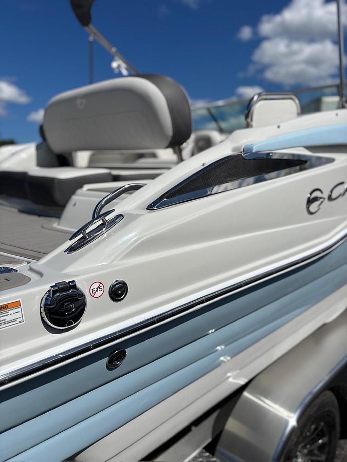 2027 Crownline E220XS