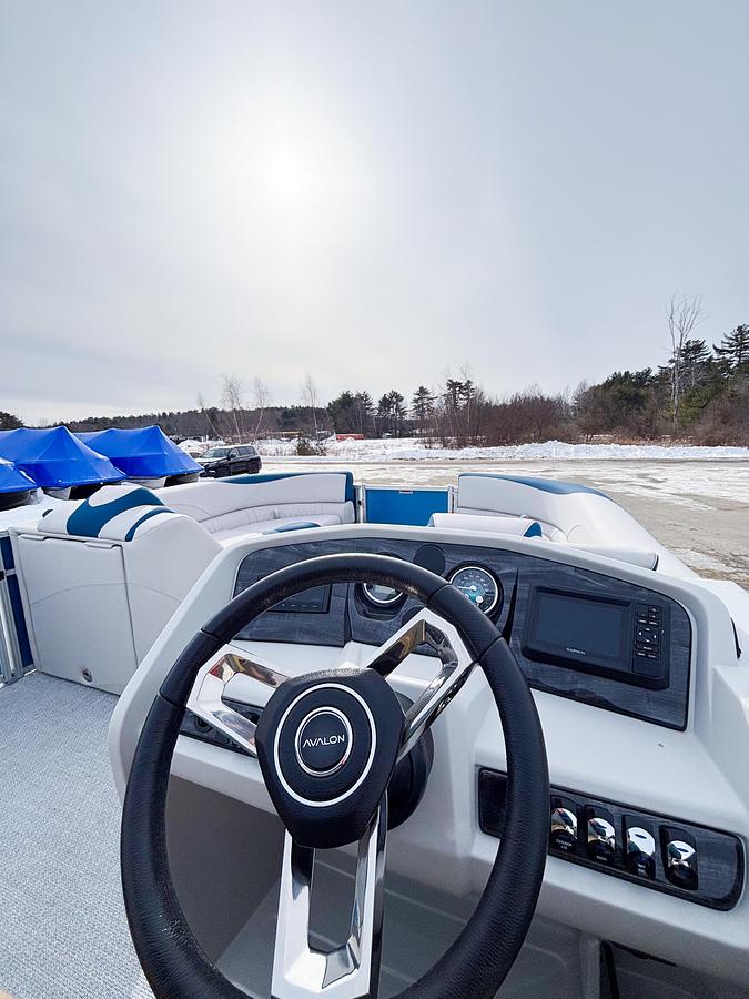 2026 Avalon 2385 LSZ VRB TRITOON