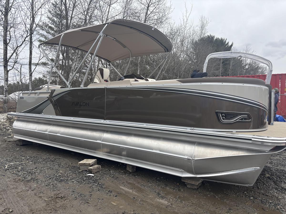 2026 Avalon 2385 LSZ ELITE