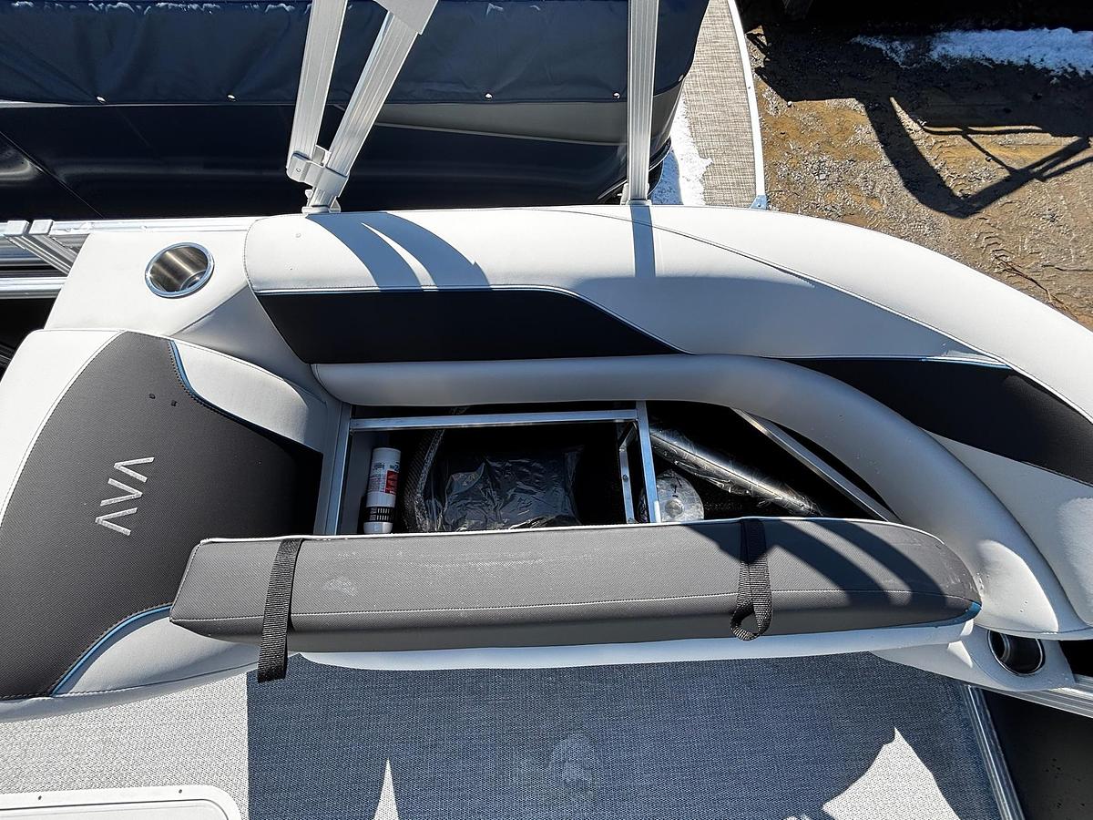 2026 Avalon 2185 VEN RF TRI