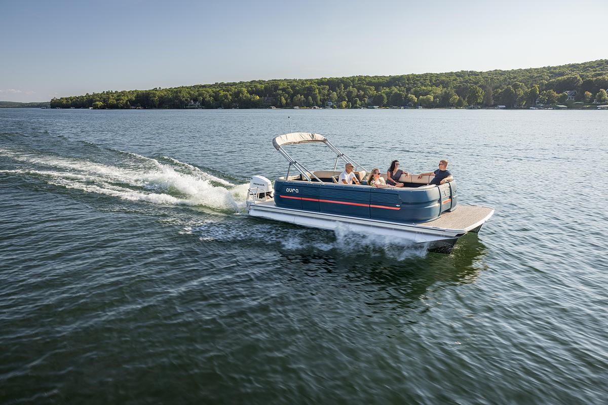 Used 2025 Avalon 2185 Aura Quad Lounge