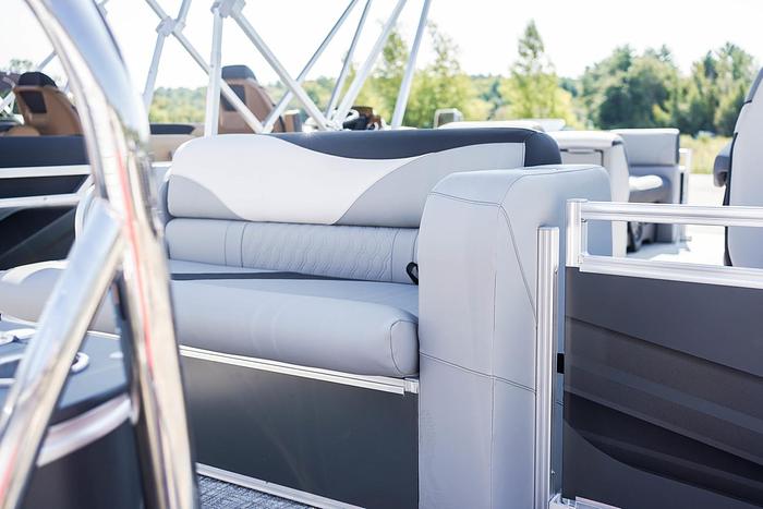 2025 AVALON 1980 VENTURE CRUISE REAR BENCH AV-25-29
