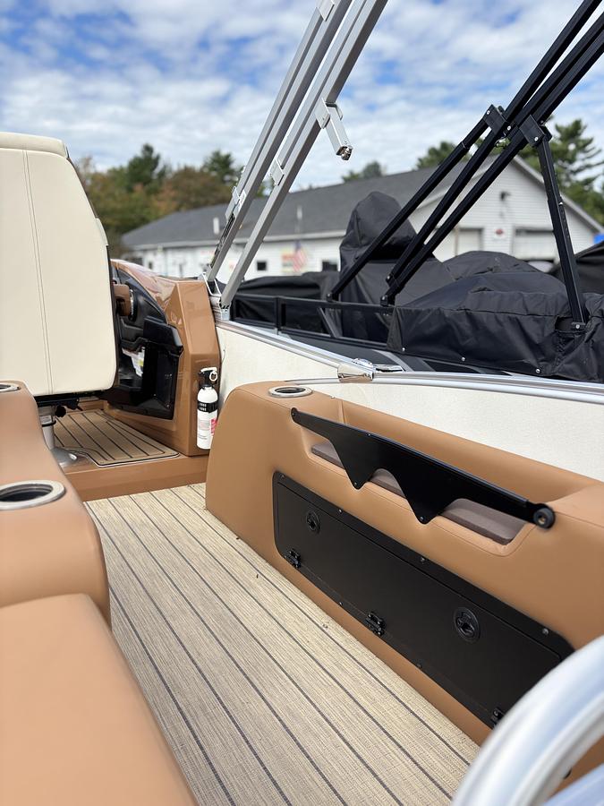 2026 Avalon 2385 Catalina Versatile Rear Lounge