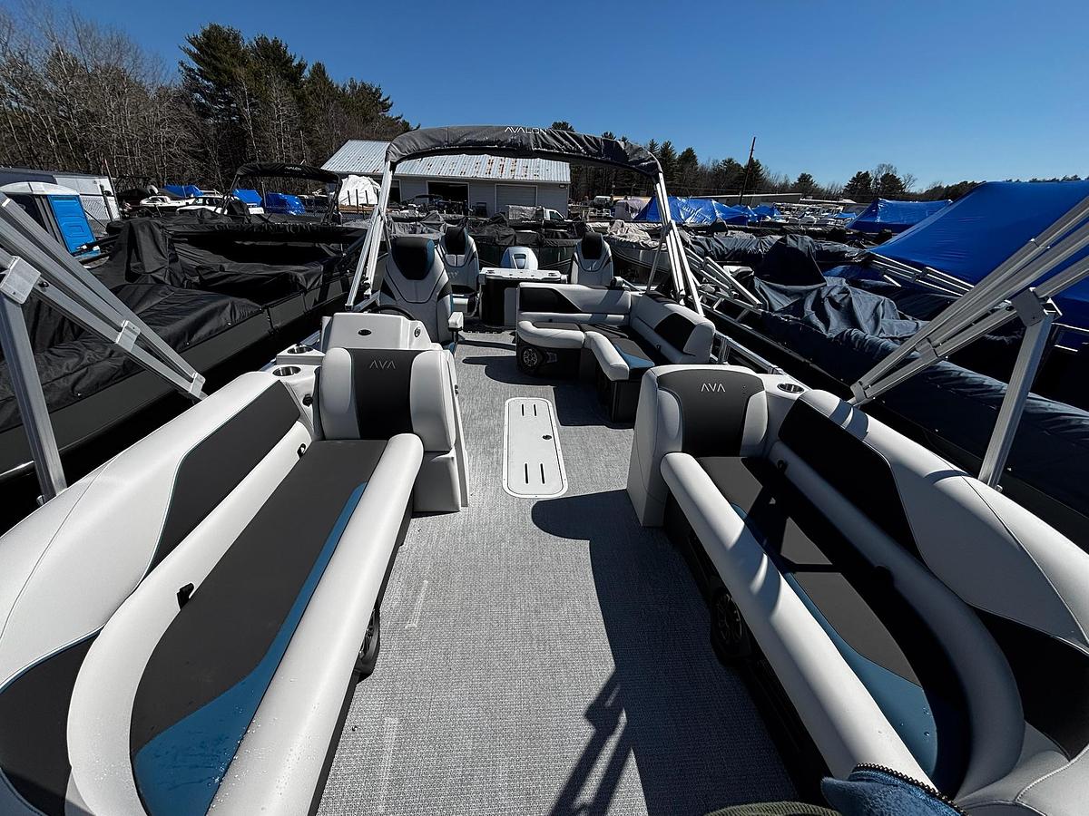 2026 Avalon 2185 VEN RF TRI