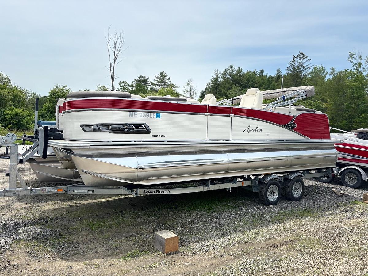 Used 2020 Avalon Avalon 2385 CATALINA QL