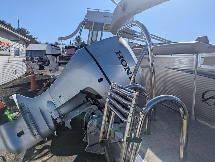 Used 2018 Avalon 2285 LSZ Cruise