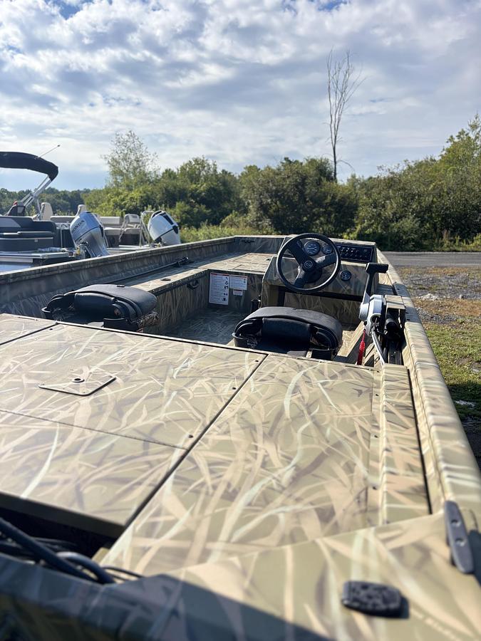 2026 Crestliner 1860 Retriever SC