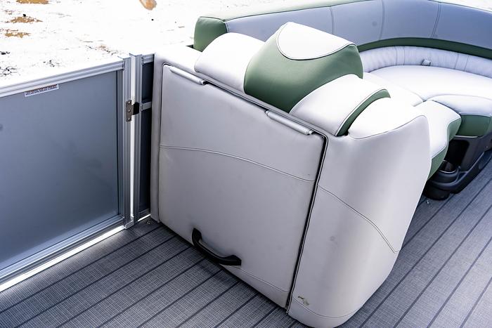 2025 Avalon 2385 Quad Lounger Shift