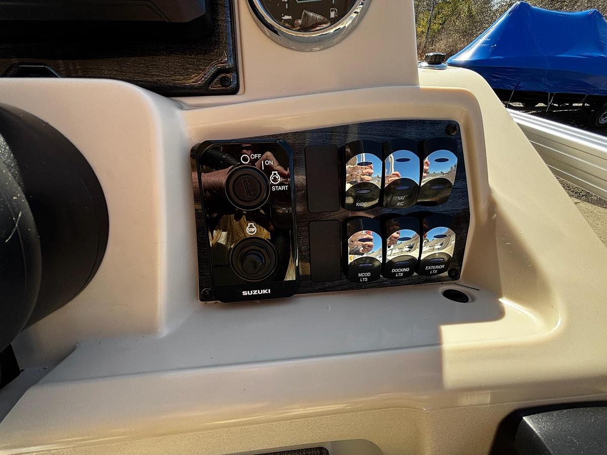 2026 Avalon 2385 VEN QL TRITOON