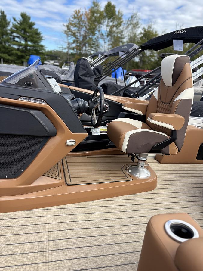2026 Avalon 2385 Catalina Versatile Rear Lounge
