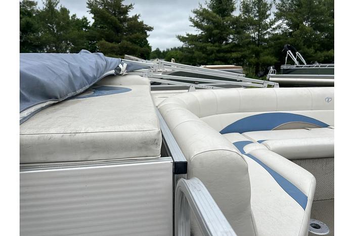 Used 2008 TAHOE PONTOONS CASCADE 1823