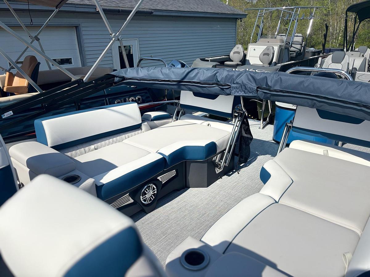 2026 Avalon 2385 CATALINA QLS TRITOON