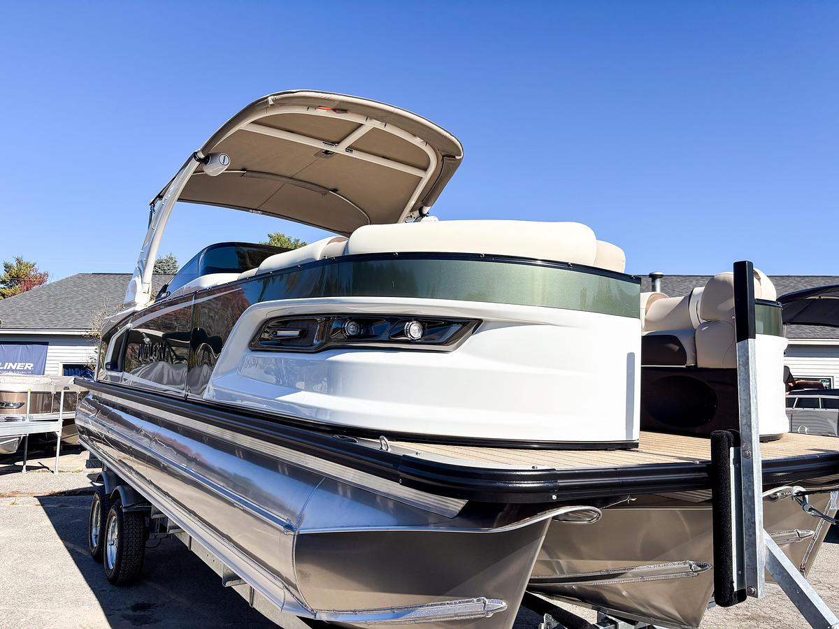 2026 Avalon 2585 Excalibur LTD ELITE WINDSHIELD HONDA BF250