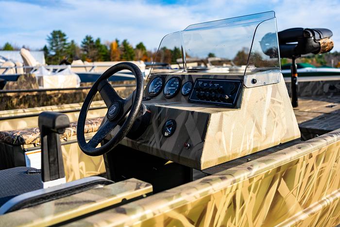 2025 Crestliner 1870 Retriever