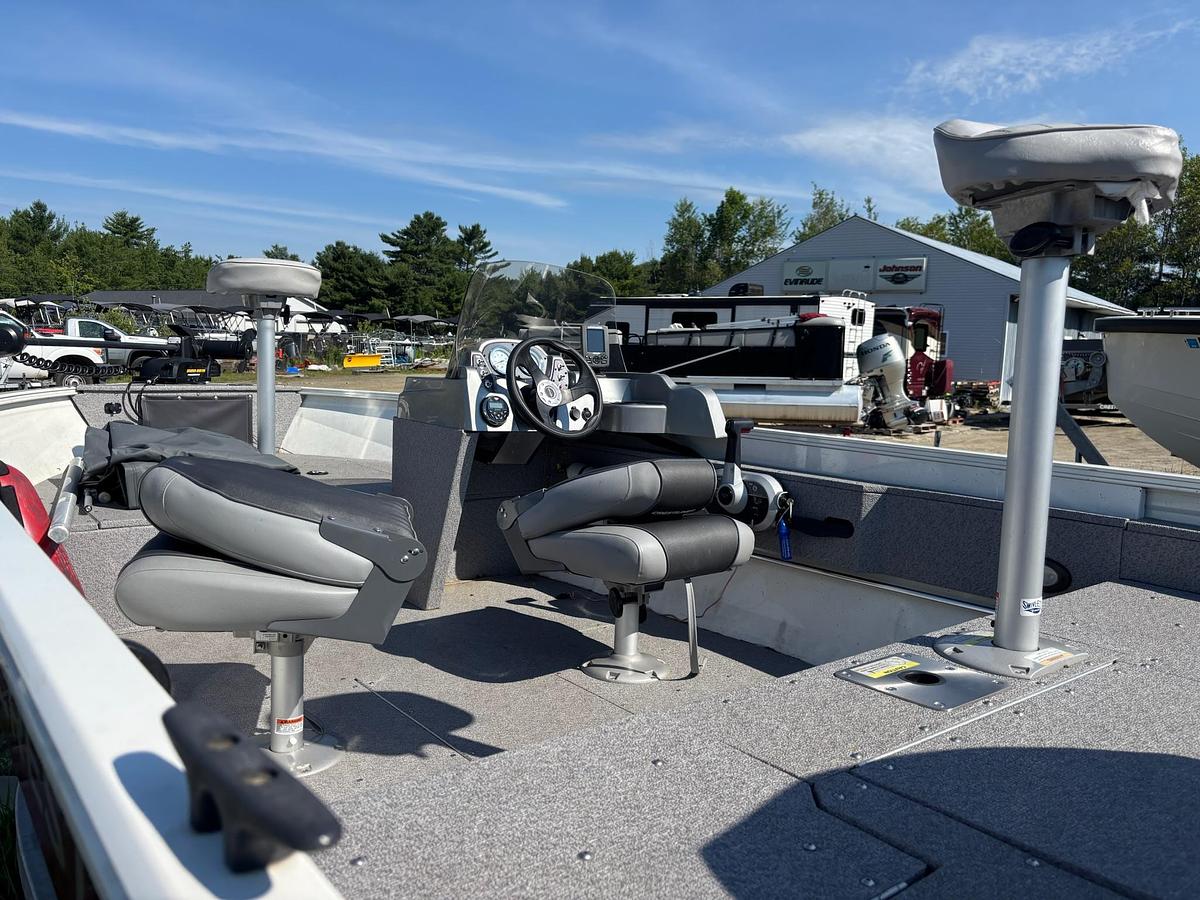 Used 2017 Crestliner 1600 Vision