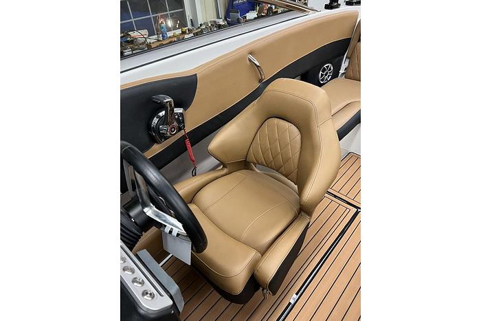 2024 CROWNLINE 240 SS CR-24-03