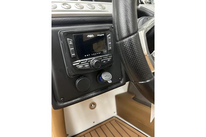 2024 CROWNLINE 240 SS CR-24-03