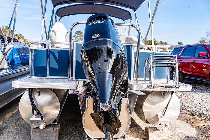 Avalon Venture 85-21' Rear Fish