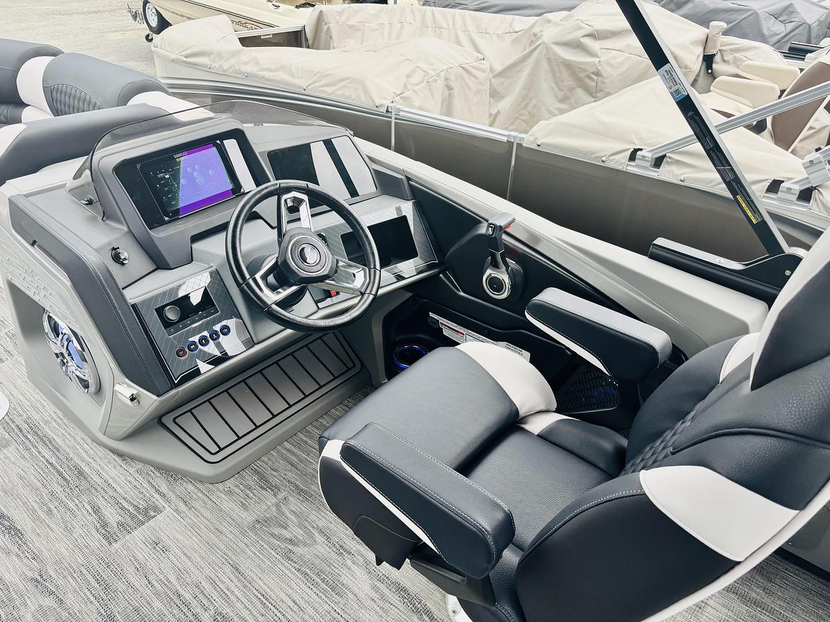2026 Avalon 2385 CATALINA CRB TRI