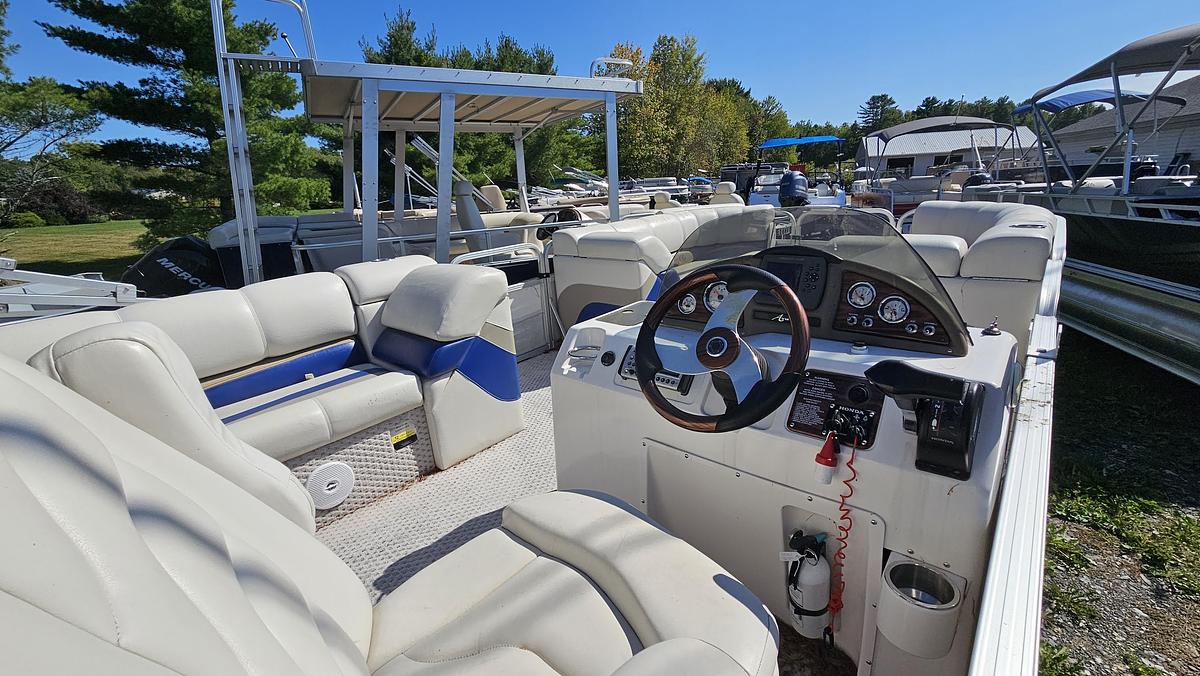 Used 2007 Avalon 20' Paradise