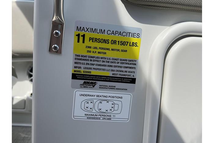 2024 CROWNLINE E220 XS CR-24-02
