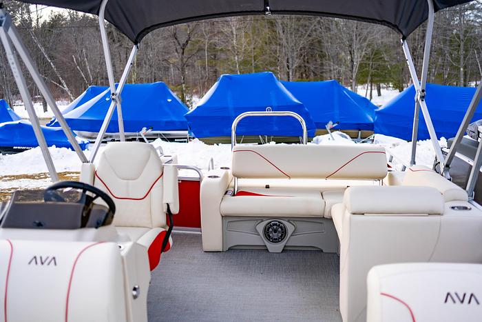 2025 Avalon Venture 2385 Versatile Rear Bench