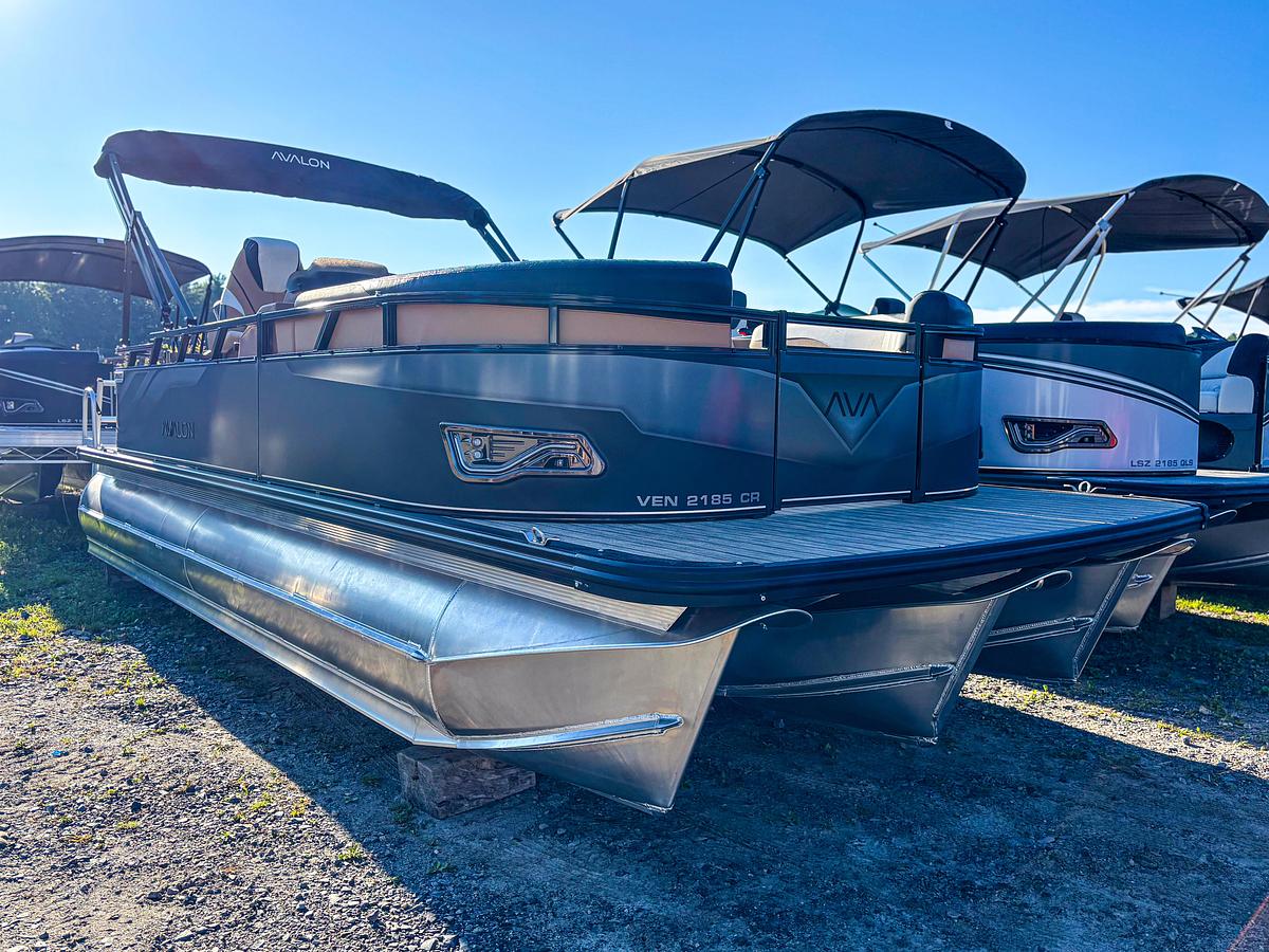 2026 Avalon 2185 VENTURE CR TRITOON