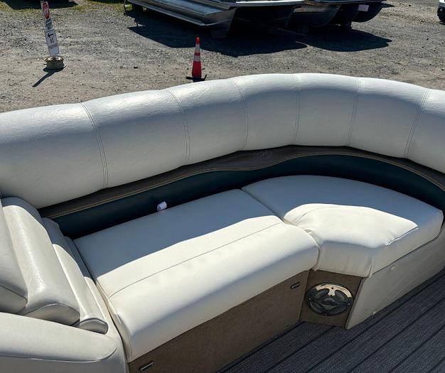 Used 2011 AVALON 2285 PARADISE EL GREEN