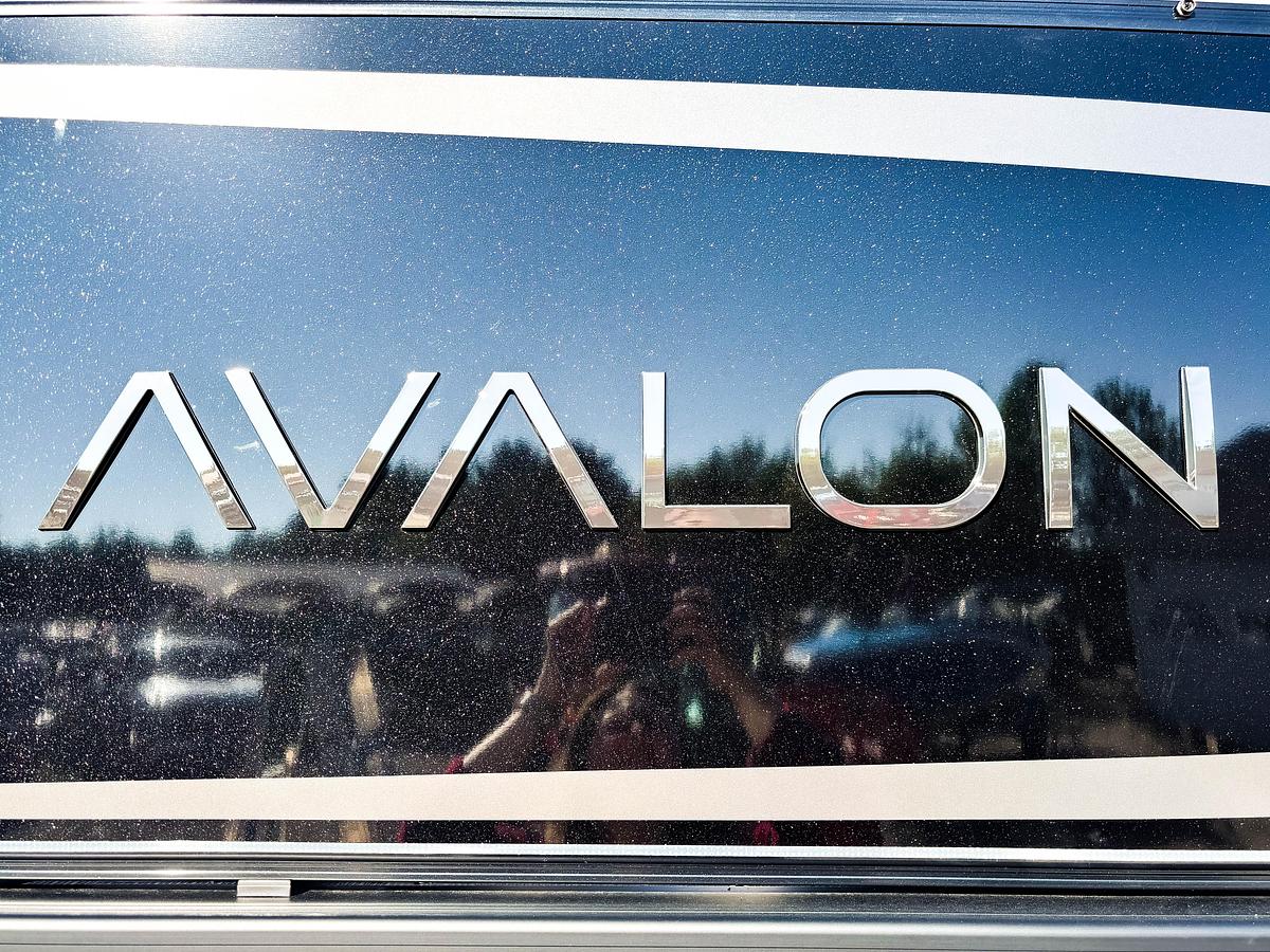 Used 2026 Avalon 2585 Excalibur LTD QLS