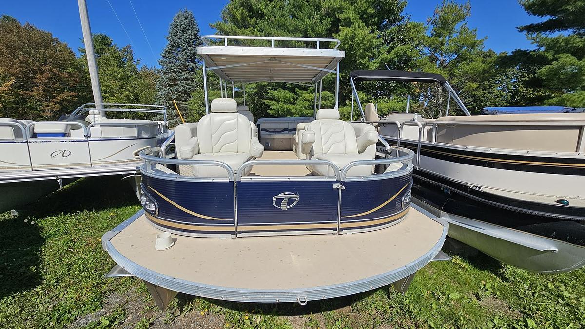 Used 2010 Avalon Tahoe 2425 Funship