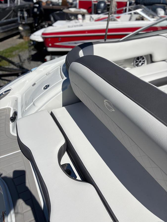 2027 Crownline E220XS