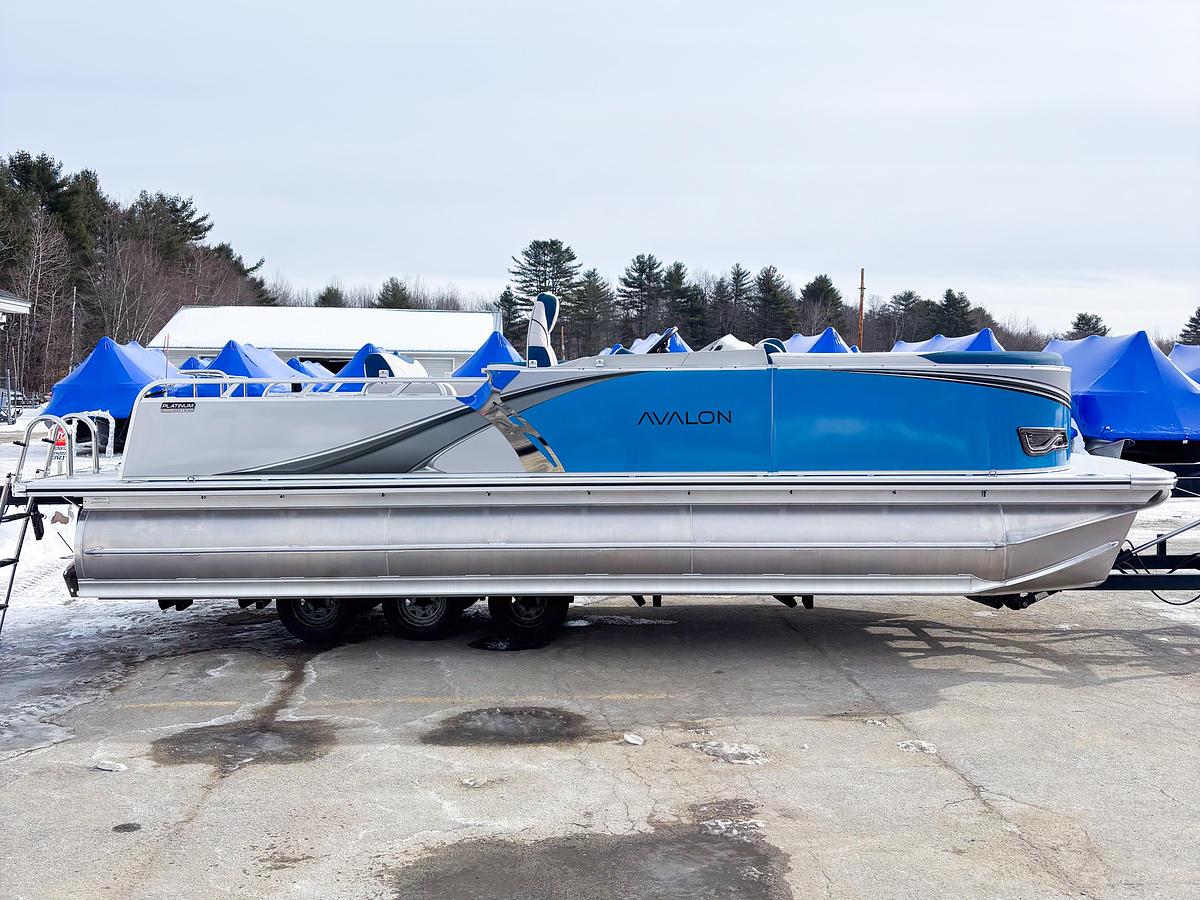 2026 Avalon 2385 LSZ VRB TRITOON